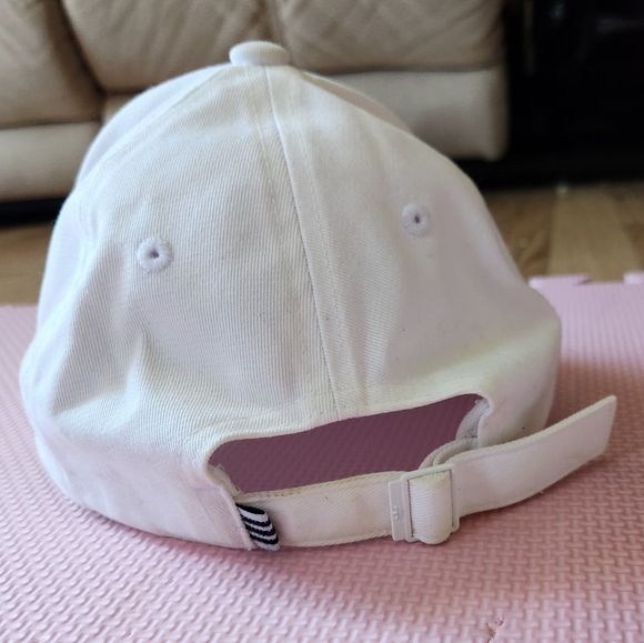 Adidas Originals white hat - Picture 3 of 4